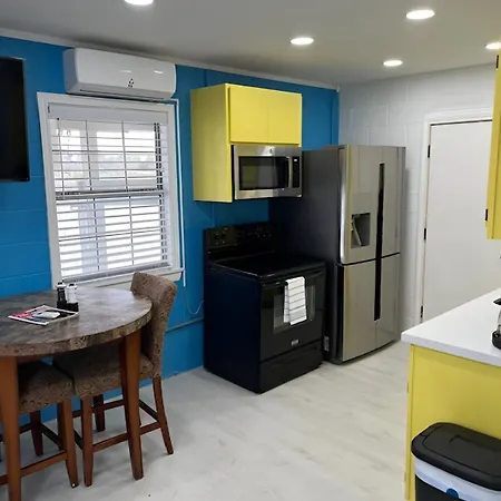 Waterfront Studio, Fishing Pier, Boat Slips, Pet Friendly